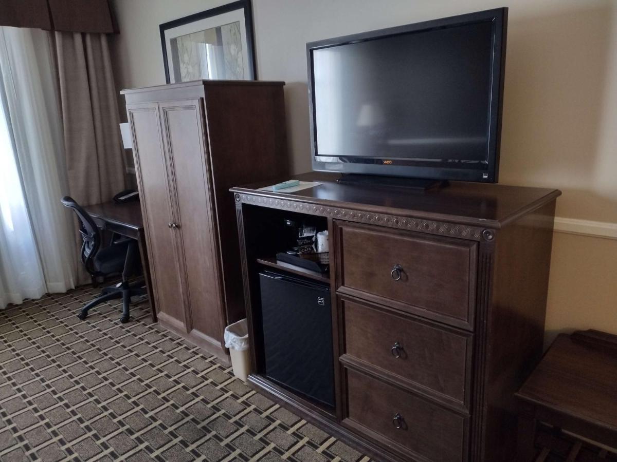 Best Western Plus San Pedro Hotel & Suites — Photos 2